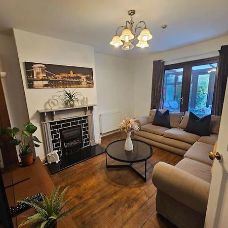 Quiet Family Home Tettenhall Экстерьер фото