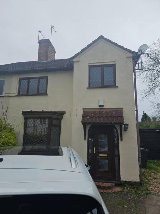Quiet Family Home Tettenhall Экстерьер фото